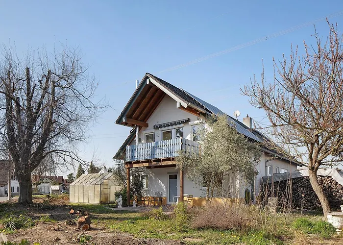 Kaiserstuhlnest Am Rhein *