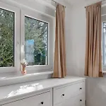 Kaiserstuhlnest Am Rhein * 莱茵河畔的布赖萨赫